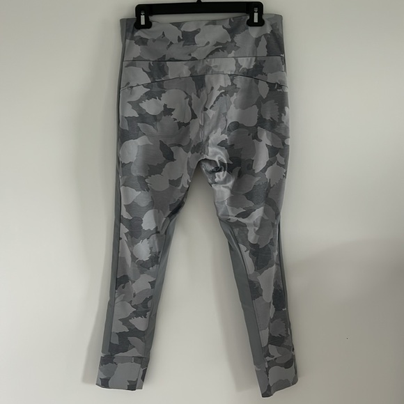 Athleta Gray Camouflage Leggings Women’s Size Large - Picture 2 of 14